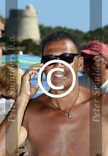 ibiza 17 juli 2012
Ruud Gullit op vakantie met al zijn 6 kinderen Felicity Charmayne Quincy Cheyenne Joelle en Maxim .
Peter Smulders bv
