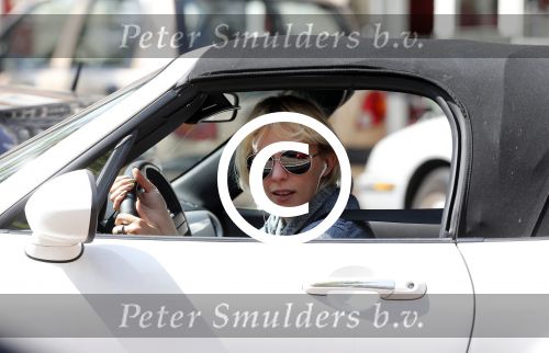 Amsterdam 9 augustus 2012
Stacey Rookhuizen met haar cabrio in amsterdam.
Peter Smulders bv