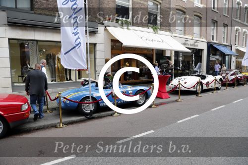 Amsterdam 6 juli 2012
Auto (porsche spyder) en kleding state of art bij chopard winkel op de pc hooftstraat.
Peter Smulders bv