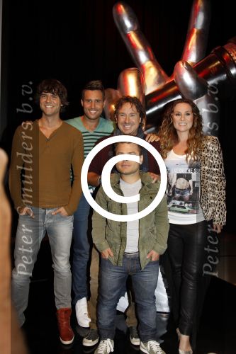 Hilversum, 21 Augustus 2012
Persconferentie The Voice of Holland
het panel van The Voice met Marco Borsato, Trijntje Oosterhuis, Nick en Simon, Roel v Velzen
Foto Peter Smulders BV