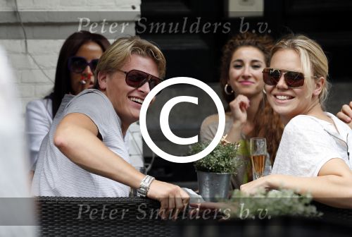 Amsterdam 20 juni 2012
Thomas Berge met Myrthe Mylius op de pc hooftstraat.
Peter Smulders bv