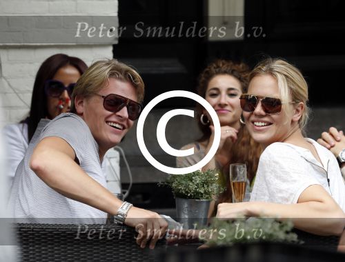 Amsterdam 20 juni 2012
Thomas Berge met Myrthe Mylius op de pc hooftstraat.
Peter Smulders bv