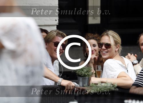 Amsterdam 20 juni 2012
Thomas Berge met Myrthe Mylius op de pc hooftstraat.
Peter Smulders bv