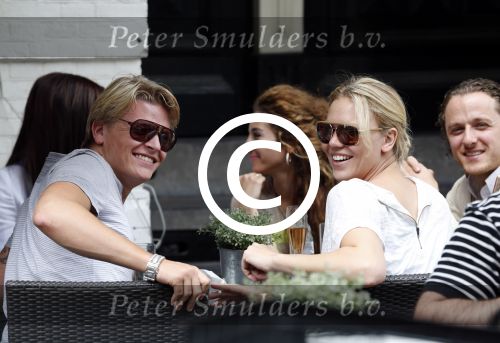 Amsterdam 20 juni 2012
Thomas Berge met Myrthe Mylius op de pc hooftstraat.
Peter Smulders bv
