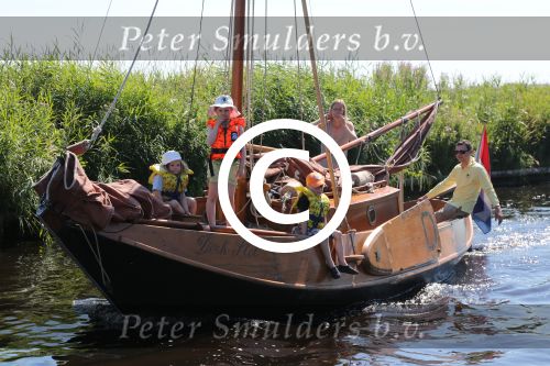 Sluis van Homan, 24 Juli 2012
Vanessa de Gaay Fortman met haar man Mark en drie kinderen
Foto Peter Smulders BV