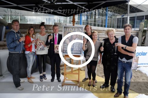 Amsterdam 13 juli 2012
Presentatie Blad Londen ivm olympische spelen met oa Ivo Niehe Erica Terpstra Naomi v As Peter Heerschop Viggo Waas Kim Lammers en Nicolien Sauerbreij bij strand zuid bij de rai.
Peter Smulders bv