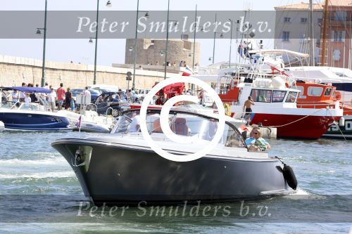 St Tropez 4 augustus 2012
Feestje van Michiel Mol voor zijn 43e verjaardag. Aanwezig oa Harrie Mens met zijn dochters Noor Suze Marloes en Sarah. Ook de ouders van Michiel Jan en ... zijn aanwezig . wajer osprey boot
Peter Smulders bv