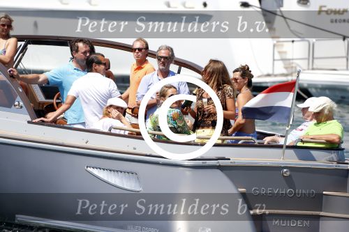 St Tropez 4 augustus 2012
Feestje van Michiel Mol voor zijn 43e verjaardag. Aanwezig oa Harrie Mens met zijn dochters Noor Suze Marloes en Sarah. Ook de ouders van Michiel Jan en ... zijn aanwezig . wajer osprey boot
Peter Smulders bv
