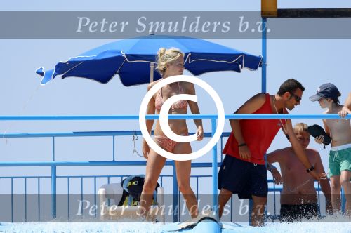 Ibiza 30 juli 2012
Wendy v Dijk met Erland Galjaard Lizzy Sem Mik en haar moeder in het aquapark op ibiza.
Peter Smulders bv