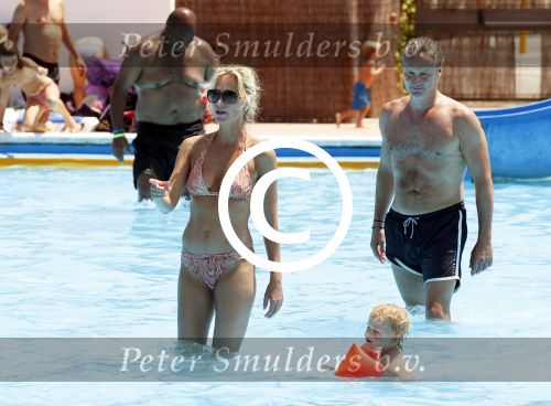 Ibiza 30 juli 2012
Wendy v Dijk met Erland Galjaard Lizzy Sem Mik en haar moeder in het aquapark op ibiza.
Peter Smulders bv