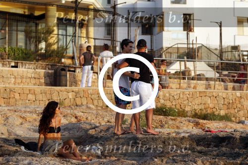 Ibiza 10 juli 2012
Wesley Sneijder en zijn vrouw Yolanthe Sneijder Cabau verliefd op ibiza genieten van de ondergaande zon.
Peter Smulders bv
