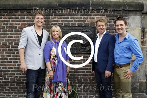Amsterdam, 22 Augustus 2012
Persvoorstelling cast De Jantjes
Willeke Alberti samen met links Stefan de Kogel, Willeke, Rick Sessink en Job Bovenlander
Foto Peter Smulders BV