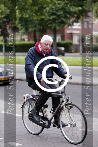 Amsterdam 27 juni 2012
Wim Kok op de fiets in Amsterdam.
Peter Smulders bv