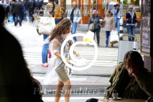 Amsterdam, 11 Juli 2012
Yolanthe Sneijder tijdens filmopnames in Amsterdan
Foto Peter Smulders BV