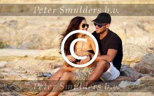 Ibiza 10 juli 2012
Wesley Sneijder en zijn vrouw Yolanthe Sneijder Cabau verliefd op ibiza genieten van de ondergaande zon.
Peter Smulders bv