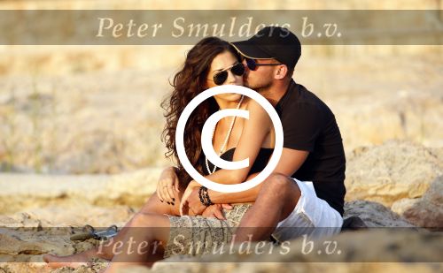 Ibiza 10 juli 2012
Wesley Sneijder en zijn vrouw Yolanthe Sneijder Cabau verliefd op ibiza genieten van de ondergaande zon.
Peter Smulders bv
