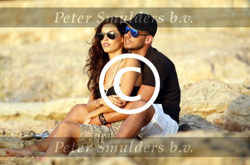 Ibiza 10 juli 2012
Wesley Sneijder en zijn vrouw Yolanthe Sneijder Cabau verliefd op ibiza genieten van de ondergaande zon.
Peter Smulders bv