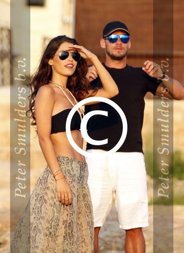 Ibiza 10 juli 2012
Wesley Sneijder en zijn vrouw Yolanthe Sneijder Cabau verliefd op ibiza genieten van de ondergaande zon.
Peter Smulders bv