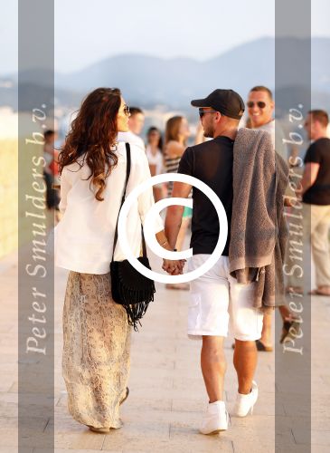 Ibiza 10 juli 2012
Wesley Sneijder en zijn vrouw Yolanthe Sneijder Cabau verliefd op ibiza genieten van de ondergaande zon.
Peter Smulders bv
