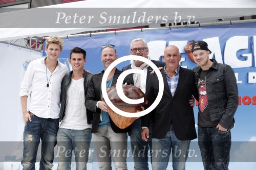 Haarlem 27 juni 2012
Premiere ice age 4 in pathe haarlem. stemmenkast met Levi v Kempen Jack v Gelder Gers Pardoel Tim Douwsma Eddy Zoey en Ernst Daniel Smid
Peter Smulders bv