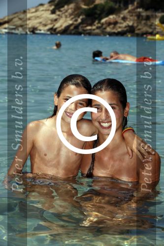 ibiza 31 juli 2012
Rick en Annemarie Engelkes op het strand en in de zee met hun dochters .
Peter Smulders bv