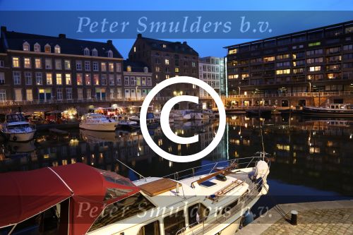 Maastricht, 12 Juli 2012
t Bassin by night
Foto Peter Smulders BV