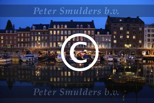 Maastricht, 12 Juli 2012
t Bassin by night
Foto Peter Smulders BV