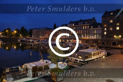 Maastricht, 12 Juli 2012
t Bassin by night
Foto Peter Smulders BV