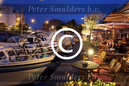 Maastricht, 12 Juli 2012
t Bassin by night
Foto Peter Smulders BV