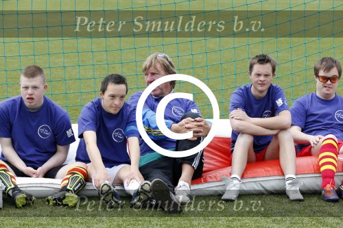 Amsterdam 29 juni 2013
Voetbaltournooi op de toekomst (ajax) voor de stichting de upside van down
met diverse bn ers en oud voetballers.. Syndroom van down. Aad de Mos
Peter Smulders bv