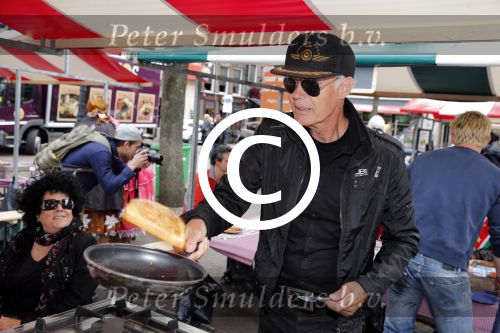Amsterdam 1 juli 2013
Prominenten serveren 1 juli Keti Koti Ontbijt bij herdenking slavernijverleden op het Leidse Plein. Ad Visser
Peter Smulders bv