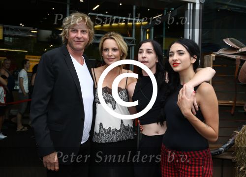 Amsterdam, 5 Augustus 2013
Premiere de Lone Ranger
Adam Curry, Micky Hoogendijk, Christiana Curry en vriendin Elle Bandita
Foto Peter Smulders BV