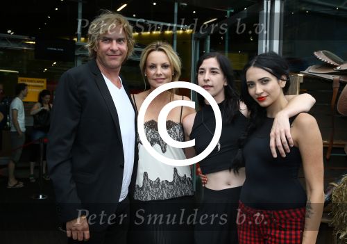 Amsterdam, 5 Augustus 2013
Premiere de Lone Ranger
Adam Curry, Micky Hoogendijk, Christiana Curry en vriendin Elle Bandita
Foto Peter Smulders BV
