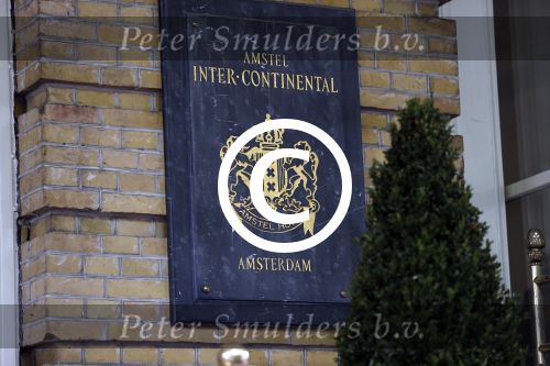 Amsterdam 26 juni 2013
Rihanna vertrekt bij het amstel hotel na haar concerten in het ziggo dome. Ze ging met de tourbus naar Keulen.
Peter Smulders bv