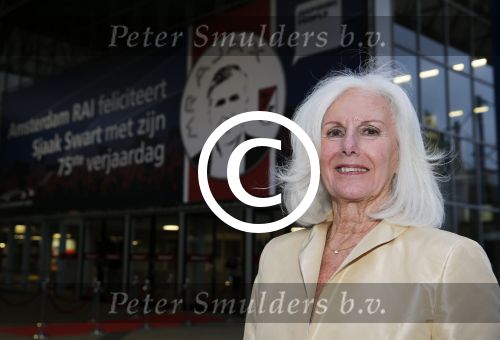 Amsterdam 3 juli 2013
Sjaak Swart 75 jaar . Hij viert dat met een wedstrijd met oud ajax spelers in het Olympisch stadion. Andrea Swart
Peter Smulders bv