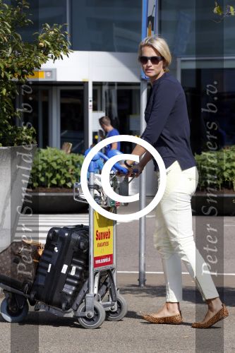 Schiphol 8 augustus 2013
Anouk Smulders op schiphol.
Peter Smulders bv