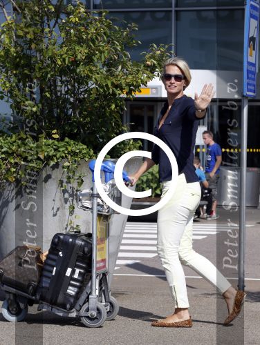 Schiphol 8 augustus 2013
Anouk Smulders op schiphol.
Peter Smulders bv