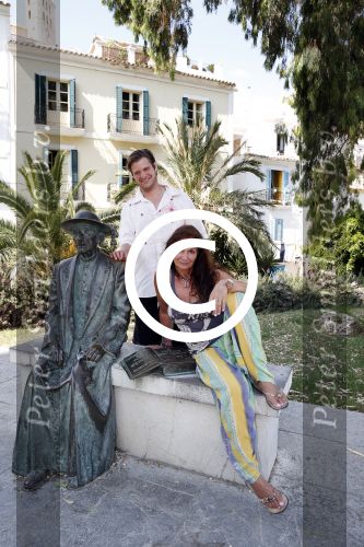 ibiza 18 juli 2013
Belinda Meuldijk met haar man Thierry Duval en kinderen Robert en Joshi in ibiza stad.
Peter Smulders bv