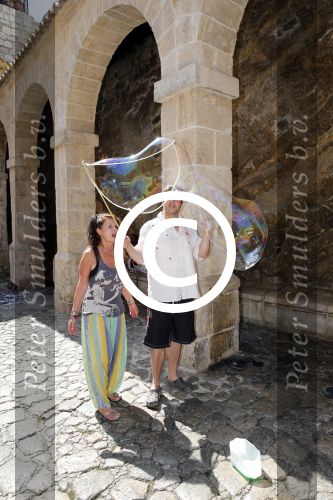 ibiza 18 juli 2013
Belinda Meuldijk met haar man Thierry Duval en kinderen Robert en Joshi in ibiza stad.
Peter Smulders bv