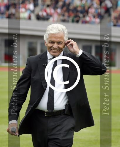 Amsterdam 3 juli 2013
Sjaak Swart 75 jaar . Hij viert dat met een wedstrijd met oud ajax spelers in het Olympisch stadion. Ben Cramer
Peter Smulders bv