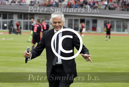 Amsterdam 3 juli 2013
Sjaak Swart 75 jaar . Hij viert dat met een wedstrijd met oud ajax spelers in het Olympisch stadion. Ben Cramer
Peter Smulders bv