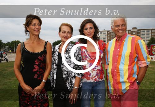 Amsterdam, 5 Augustus 2013
Premiere Circus Herman Renz
Ben Cramer met zijn dochter Shanna Cramer en , zijn vrouw en schoonmoeder
Foto Peter Smulders BV
