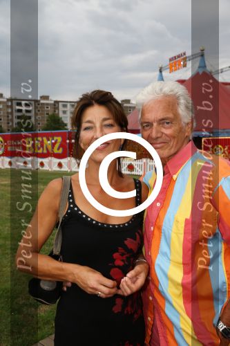 Amsterdam, 5 Augustus 2013
Premiere Circus Herman Renz
Ben Cramer met zijn dochter Shanna Cramer en , zijn vrouw en schoonmoeder
Foto Peter Smulders BV