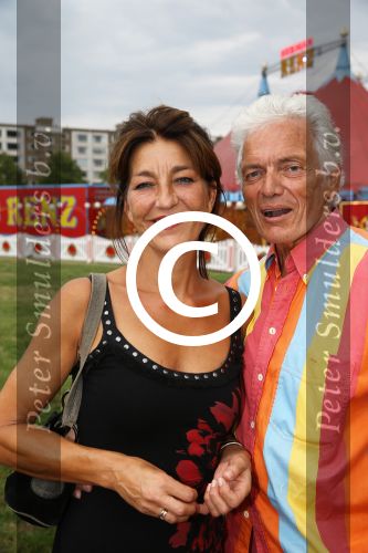 Amsterdam, 5 Augustus 2013
Premiere Circus Herman Renz
Ben Cramer met zijn dochter Shanna Cramer en , zijn vrouw en schoonmoeder
Foto Peter Smulders BV