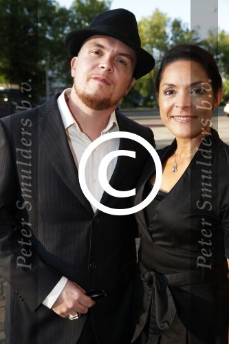 Amsterdam 25 juni 2013
Premiere Tula the Revolt in het tropenmuseum. Brainpower met vrouw
Peter Smulders bv