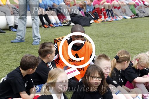 Amsterdam 29 juni 2013
Voetbaltournooi op de toekomst (ajax) voor de stichting de upside van down
met diverse bn ers en oud voetballers.. Syndroom van down. Bryan Roy
Peter Smulders bv