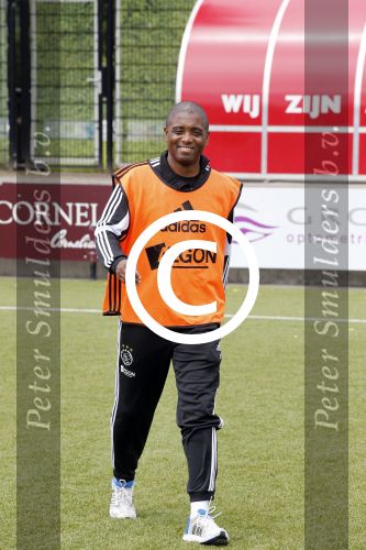 Amsterdam 29 juni 2013
Voetbaltournooi op de toekomst (ajax) voor de stichting de upside van down
met diverse bn ers en oud voetballers.. Syndroom van down. Bryan Roy
Peter Smulders bv