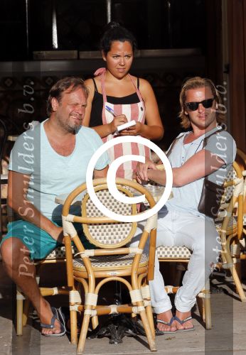 ibiza 16 juli 2013
Carlo Boszhard en zijn vriend Herald op vakantie op ibiza. Ze winkelen in de oude stad.
Peter Smulders bv