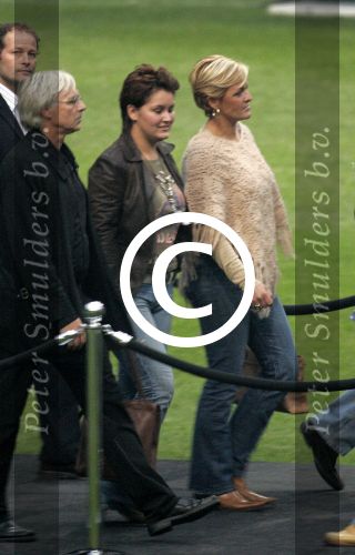 Amsterdam 27 september 2004
Afscheid Andre Hazes in de Amsterdam Arena
Caroline Tensen met Frank Wisse en Danny Blind
Peter Smulders bv