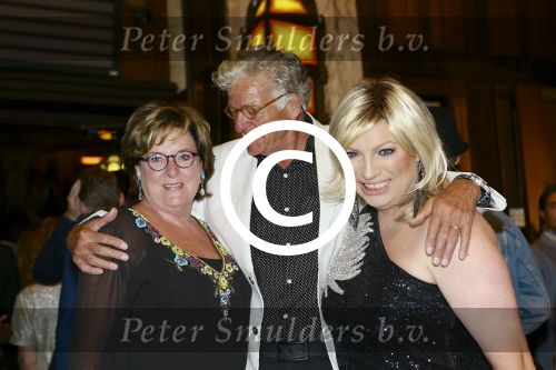 AMSTERDAM - Bij het Tuschinski Theater is de premiere van Behind the Candelabra. Met op de rode loper  Catherine Keyl met partner en Mayday